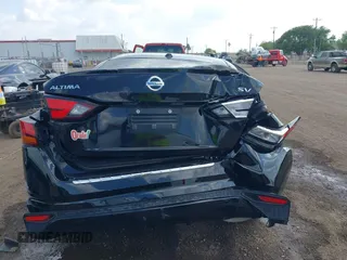 2022 Nissan Altima SV with VIN 1N4BL4DV9NN361630, listed as a IAAI auction lot 41866319 with 18,045 mi miles and . Bid and sale history available at carsss.com. Image 17.