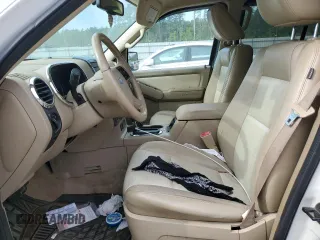 2010 Ford Explorer XLT z VIN 1FMEU6DE2AUA60922, wystawiony jako Copart lot #53332555 z przebiegiem 239 061 mil mil oraz Szkoda całkowita • Salvage title. Historia ofert i sprzedaży dostępna na DreamBid. Obrazek 7.