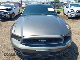 2014 Ford Mustang V6 z VIN 1ZVBP8AM7E5274601, wystawiony jako IAAI lot #42238046 z przebiegiem 161 887 mil mil oraz . Historia ofert i sprzedaży dostępna na DreamBid. Obrazek 6.
