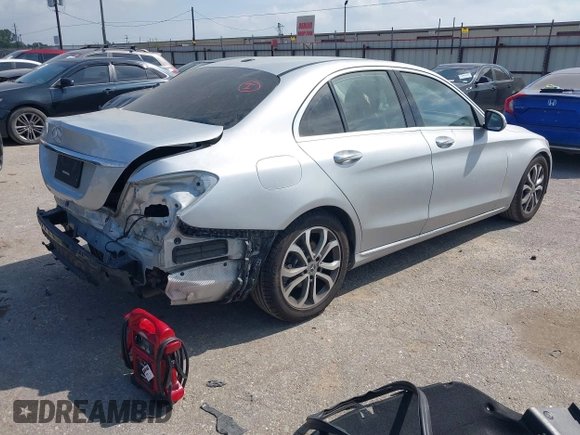 2017 Mercedes-Benz C 300 z VIN 55SWF4JB6HU231626, wystawiony jako IAAI lot #42065902 z przebiegiem 74 607 mil mil oraz . Historia ofert i sprzedaży dostępna na DreamBid. Obrazek 4.