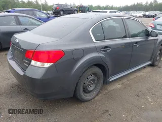 2011 Subaru Legacy 2.5i z VIN 4S3BMBA6XB3232554, wystawiony jako IAAI lot #42451054 z przebiegiem 41 061 mil mil oraz . Historia ofert i sprzedaży dostępna na DreamBid. Obrazek 4.