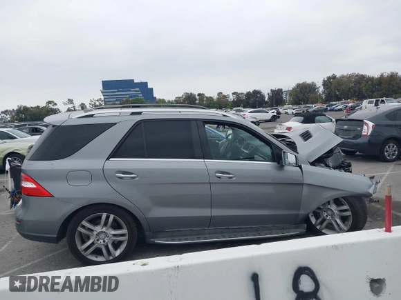 2015 Mercedes-Benz M 350 with VIN 4JGDA5JB6FA499526, listed as a IAAI auction lot 42360236 with Not provided miles and . Bid and sale history available at DreamBid. Image 14.
