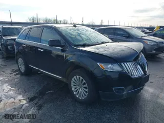 2011 Lincoln MKX with VIN 2LMDJ8JK9BBJ15470, listed as a IAAI auction lot 41305860 with 311,465 mi miles. Bid and sale history available at carsss.com. Image 1.