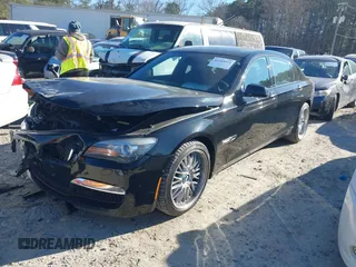 2010 BMW 7 Series 750Li z VIN WBAKB8C57ACY63545, wystawiony jako IAAI lot #41345511 z przebiegiem 110 189 mil mil oraz . Historia ofert i sprzedaży dostępna na DreamBid. Obrazek 2.