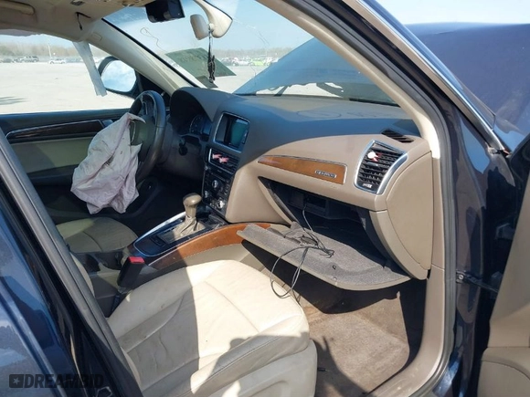 2015 Audi Q5 Premium with VIN WA1CFAFP6FA129539, listed as a IAAI auction lot 41378948 with 207,889 mi miles. Bid and sale history available at carsss.com. Image 5.