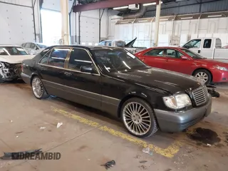 1995 Mercedes-Benz S z VIN WDBGA57E7SA215316, wystawiony jako IAAI lot #42217406 z przebiegiem 96 084 mil mil oraz . Historia ofert i sprzedaży dostępna na DreamBid. Obrazek 1.