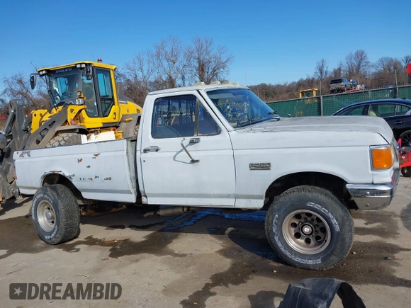 1988 Ford F-250 with VIN 1FTHF26H0JNA06718, listed as a IAAI auction lot 41530940 with 77,610 mi miles. Bid and sale history available at carsss.com. Image 13.
