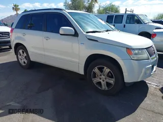 2006 Suzuki Grand Vitara Luxury с VIN JS3TE947764104529, выставлен на аукционе IAAI как лот 42631150 с пробегом 181 900 миль миль и . История ставок и продаж доступна на DreamBid. Изображение 1.