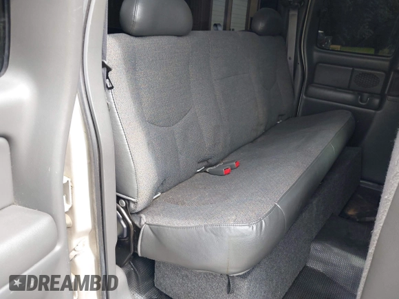 2005 Chevrolet Silverado 1500 Z71 z VIN 1GCEK19B95E162682, wystawiony jako IAAI lot #42270833 z przebiegiem 180 741 mil mil oraz . Historia ofert i sprzedaży dostępna na DreamBid. Obrazek 8.