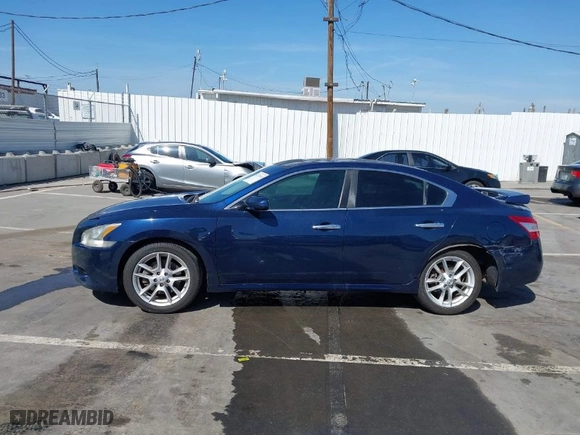 2009 Nissan Maxima 3.5 SV w/Sport Pkg with VIN 1N4AA51E19C824809, listed as a IAAI auction lot 41725538 with 201,146 mi miles. Bid and sale history available at carsss.com. Image 14.