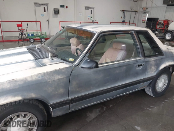 1989 Ford Mustang with VIN 1FABP40A3KF188992, listed as a IAAI auction lot 42076796 with 43,676 mi miles and . Bid and sale history available at DreamBid. Image 6.