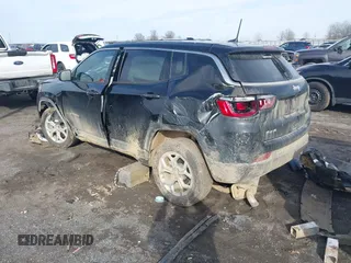 2024 Jeep Compass Sport с VIN 3C4NJDAN5RT143675, выставлен на аукционе IAAI как лот 41642160 с пробегом 5 663 миль миль и . История ставок и продаж доступна на DreamBid. Изображение 3.