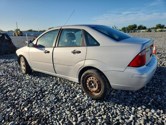 2007 Ford Focus S with VIN 1FAFP34N87W278008, listed as a Copart auction lot 61022545 with 139,575 mi miles and Salvage title. Bid and sale history available at DreamBid. Image 2.