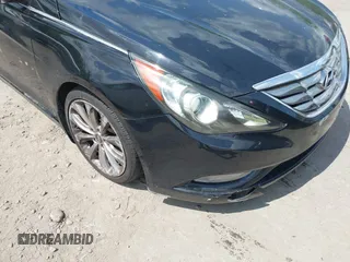 2013 Hyundai Sonata GLS with VIN 5NPEB4AC1DH555211, listed as a IAAI auction lot 42190097 with 181,000 mi miles and . Bid and sale history available at carsss.com. Image 15.
