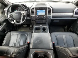 2018 Ford F-350 XL z VIN 1FT8W3BT1JEB01191, wystawiony jako Copart lot #61360815 z przebiegiem 211 542 mil mil oraz Czysty tytuł • Clean title. Historia ofert i sprzedaży dostępna na DreamBid. Obrazek 8.