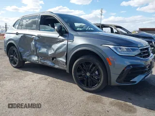 2022 Volkswagen Tiguan SE R-Line Black с VIN 3VV8B7AX4NM154637, выставлен на аукционе IAAI как лот 42058531 с пробегом 39 597 миль миль и . История ставок и продаж доступна на DreamBid. Изображение 1.