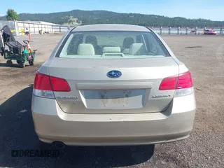 2010 Subaru Legacy Premium z VIN 4S3BMAG67A1244592, wystawiony jako IAAI lot #42349516 z przebiegiem 205 094 mil mil oraz . Historia ofert i sprzedaży dostępna na DreamBid. Obrazek 16.