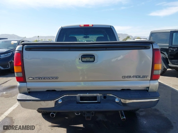 2000 Chevrolet Silverado 1500 LS with VIN 2GCEK19T0Y1205109, listed as a IAAI auction lot 41999548 with 159,571 mi miles. Bid and sale history available at carsss.com. Image 16.