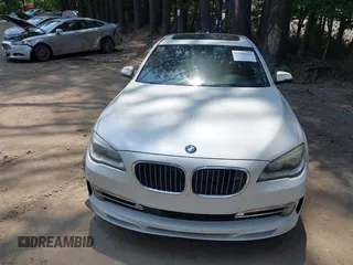 2013 BMW 7 Series 750Li with VIN WBAYE8C55DDS16013, listed as a IAAI auction lot 42709519 with 123,405 mi miles and . Bid and sale history available at DreamBid. Image 12.