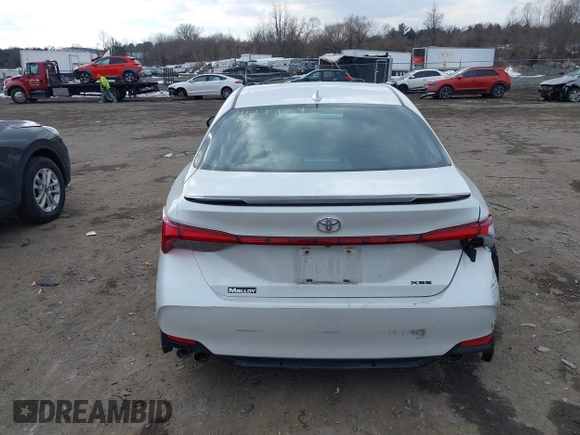 2019 Toyota Avalon XLE with VIN 4T1BZ1FB5KU014903, listed as a IAAI auction lot 41388692 with 100,599 mi miles. Bid and sale history available at carsss.com. Image 16.