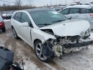 2010 Toyota Venza with VIN 4T3BK3BBXAU042210, listed as a IAAI auction lot 41281029 with 172,930 mi miles. Bid and sale history available at carsss.com. Image 1.
