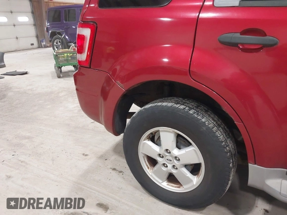 2008 Ford Escape XLT with VIN 1FMCU93148KB15786, listed as a IAAI auction lot 41991482 with 160,109 mi miles. Bid and sale history available at carsss.com. Image 12.