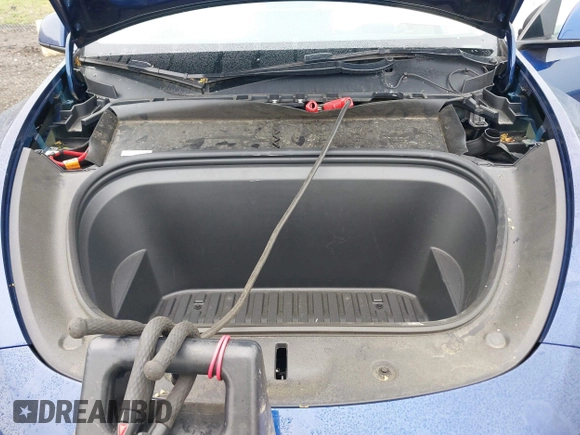 2023 Tesla Model Y Long Range z VIN 7SAYGDEE6PF603981, wystawiony jako IAAI lot #42133348 z przebiegiem 28 566 mil mil oraz . Historia ofert i sprzedaży dostępna na DreamBid. Obrazek 10.