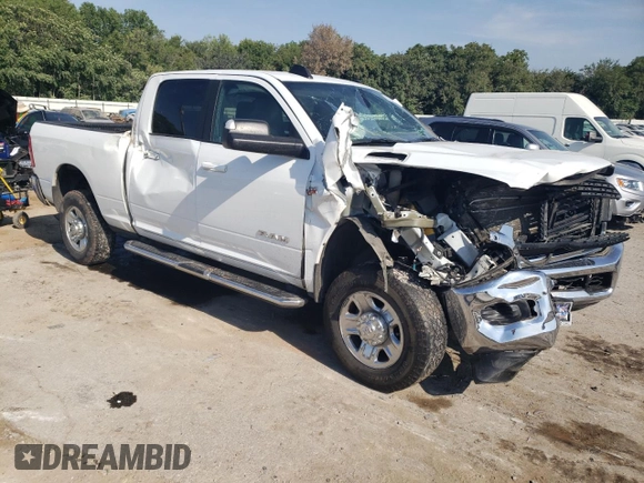2021 Ram 2500 Big Horn z VIN 3C6UR5DJ3MG674384, wystawiony jako Copart lot #68220134 z przebiegiem 81 411 mil mil oraz Szkoda całkowita • Salvage title. Historia ofert i sprzedaży dostępna na DreamBid. Obrazek 4.