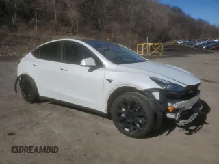 2022 Tesla Model Y Long Range with VIN 7SAYGDEE3NF385950, listed as a Copart auction lot 48481785 with 48,138 mi miles and Salvage Title. Bid and sale history available at carsss.com. Image 4.