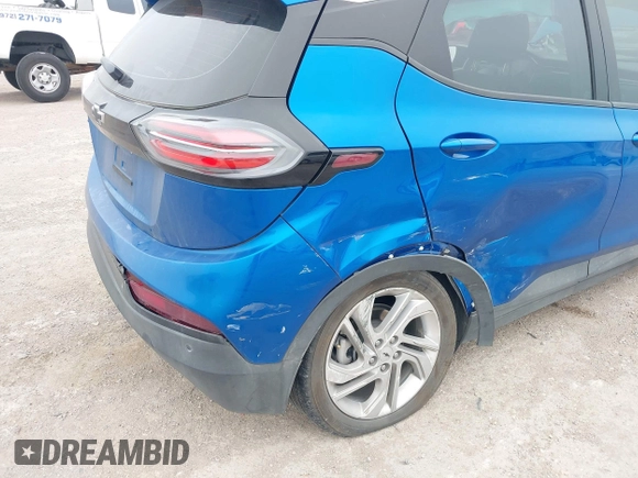 2023 Chevrolet Bolt EV 1LT z VIN 1G1FW6S08P4115045, wystawiony jako IAAI lot #42326150 z przebiegiem 42 357 mil mil oraz . Historia ofert i sprzedaży dostępna na DreamBid. Obrazek 6.