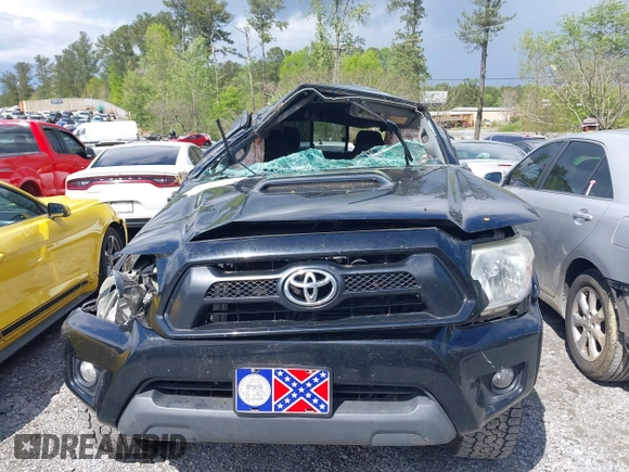 2014 Toyota Tacoma PreRunner z VIN 5TFJU4GN8EX057773, wystawiony jako IAAI lot #42020511 z przebiegiem 228 730 mil mil oraz . Historia ofert i sprzedaży dostępna na DreamBid. Obrazek 6.
