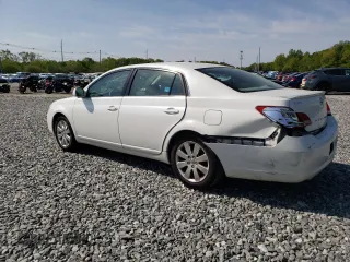 2007 Toyota Avalon XL z VIN 4T1BK36B27U215021, wystawiony jako Copart lot #56408185 z przebiegiem 202 572 mil mil oraz Czysty tytuł • Clean title. Historia ofert i sprzedaży dostępna na DreamBid. Obrazek 2.