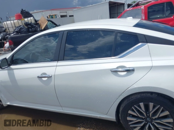 2024 Nissan Altima SV with VIN 1N4BL4DV0RN350117, listed as a IAAI auction lot 42582517 with 5,180 mi miles and . Bid and sale history available at DreamBid. Image 14.