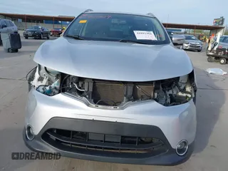 2017 Nissan Rogue SV z VIN JN1BJ1CP5HW030515, wystawiony jako IAAI lot #41892304 z przebiegiem 83 794 mil mil oraz . Historia ofert i sprzedaży dostępna na DreamBid. Obrazek 6.