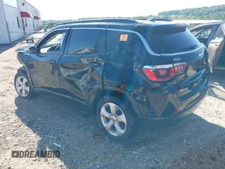 2018 Jeep Compass Latitude z VIN 3C4NJDBB5JT259385, wystawiony jako IAAI lot #42381500 z przebiegiem Nie podano mil oraz . Historia ofert i sprzedaży dostępna na DreamBid. Obrazek 3.