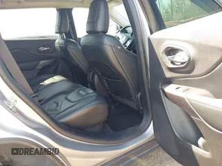 2020 Jeep Cherokee Limited z VIN 1C4PJMDX0LD627840, wystawiony jako IAAI lot #42064116 z przebiegiem 65 092 mil mil oraz . Historia ofert i sprzedaży dostępna na DreamBid. Obrazek 8.