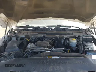 2018 Ram 2500 Tradesman z VIN 3C7WR4AJ8JG293547, wystawiony jako IAAI lot #42474445 z przebiegiem 121 406 mil mil oraz . Historia ofert i sprzedaży dostępna na DreamBid. Obrazek 10.