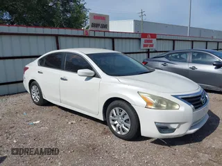 2013 Nissan Altima SV with VIN 1N4AL3AP9DC200846, listed as a IAAI auction lot 42743777 with 254,984 mi miles and . Bid and sale history available at DreamBid. Image 1.