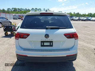 2024 Volkswagen Tiguan with VIN 3VVTB7AX9RM217926, listed as a IAAI auction lot 42339057 with 8,233 mi miles and . Bid and sale history available at DreamBid. Image 17.