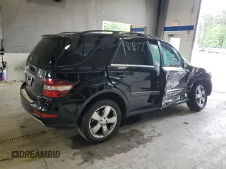 2011 Mercedes-Benz M 350 z VIN 4JGBB5GB7BA697697, wystawiony jako Copart lot #57138125 z przebiegiem 122 526 mil mil oraz Szkoda całkowita • Salvage title. Historia ofert i sprzedaży dostępna na DreamBid. Obrazek 3.