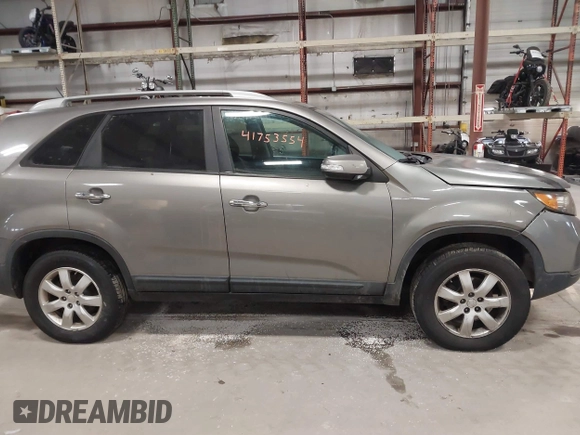 2011 Kia Sorento LX with VIN 5XYKT4A2XBG113975, listed as a IAAI auction lot 41753554 with 225,787 mi miles. Bid and sale history available at carsss.com. Image 13.