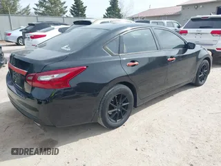 2018 Nissan Altima 2.5 S with VIN 1N4AL3AP3JC270628, listed as a IAAI auction lot 42148978 with 62,561 mi miles. Bid and sale history available at carsss.com. Image 4.