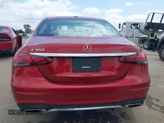 2021 Mercedes-Benz E 350 with VIN W1KZF8DB1MA977976, listed as a IAAI auction lot 42130835 with 30,584 mi miles and . Bid and sale history available at DreamBid. Image 17.