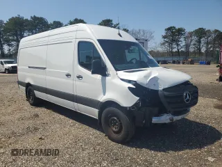 2025 Mercedes-Benz Sprinter Cargo with VIN W1Y4NCHY6SP753794, listed as a Copart auction lot 52648465 with 610 mi miles and Salvage Title. Bid and sale history available at carsss.com. Image 4.