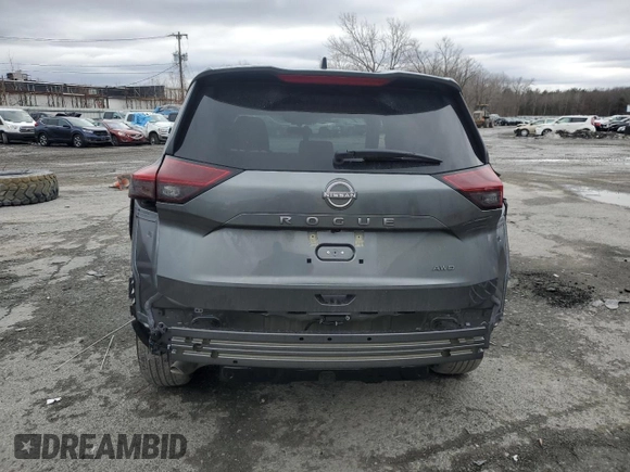 2025 Nissan Rogue S z VIN 5N1BT3AB0SC790995, wystawiony jako Copart lot #48211515 z przebiegiem 260 mil mil oraz Szkoda całkowita • Salvage title. Historia ofert i sprzedaży dostępna na DreamBid. Obrazek 6.