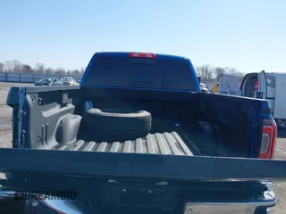 2018 GMC Sierra 1500 SLT z VIN 3GTU2NEC8JG254323, wystawiony jako IAAI lot #41772180 z przebiegiem 157 143 mil mil oraz . Historia ofert i sprzedaży dostępna na DreamBid. Obrazek 8.