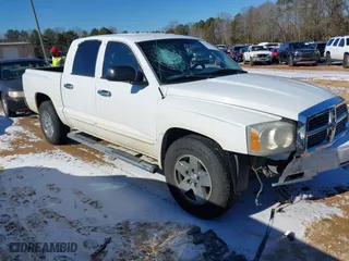 2005 Dodge Dakota Laramie with VIN 1D7HE58N35S138912, listed as a IAAI auction lot 41359470 with 263,136 mi miles. Bid and sale history available at carsss.com. Image 1.