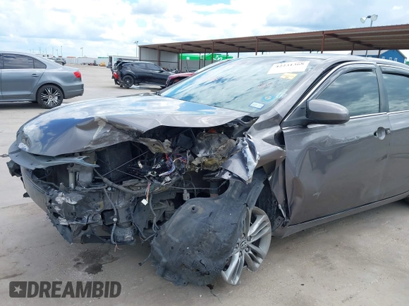 2015 Toyota Camry XLE z VIN 4T1BF1FK8FU114881, wystawiony jako IAAI lot #42231368 z przebiegiem Nie podano mil oraz . Historia ofert i sprzedaży dostępna na DreamBid. Obrazek 6.