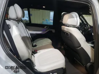 2023 BMW X7 xDrive40i z VIN 5UX23EM00P9P28204, wystawiony jako Copart lot #50878745 z przebiegiem 25 142 mil mil oraz Szkoda całkowita • Salvage title. Historia ofert i sprzedaży dostępna na DreamBid. Obrazek 11.