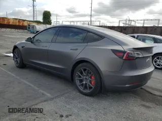 2021 Tesla Model 3 Long Range z VIN 5YJ3E1EB3MF003786, wystawiony jako Copart lot #55252355 z przebiegiem 32 443 mil mil oraz Szkoda całkowita • Salvage title. Historia ofert i sprzedaży dostępna na DreamBid. Obrazek 2.